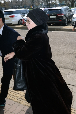 린다 김, '사기 폭행 혐의로 경찰 출두'