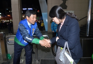 더민주 김종인 대표, 이종걸 후보 지원 유세