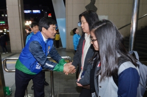 더민주 김종인 대표, 이종걸 후보 지원 유세