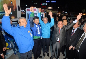 더민주 김종인 대표, 이종걸 후보 지원 유세