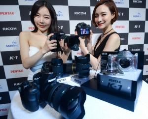 펜탁스 첫 풀프레임 DSLR 카메라 'K-1' 출시