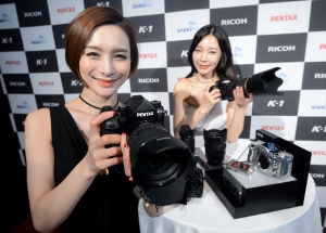 펜탁스 첫 풀프레임 DSLR 카메라 'K-1' 출시
