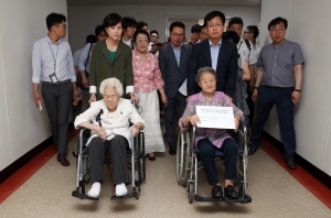 위안부 피해 할머니 '위안부 특별법' 제정 촉구 기자회견