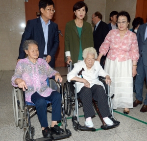 위안부 피해 할머니 '위안부 특별법' 제정 촉구 기자회견