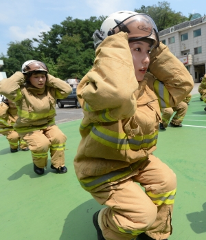 '신임 소방관 훈련' 현장