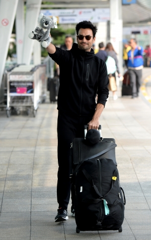 데이비드 맥기니스 출국