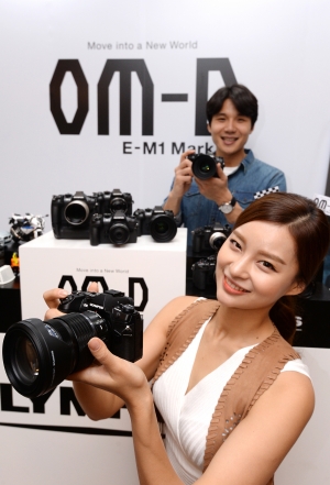 올림푸스 카메라 OM-D E-M1 Mark II 공개