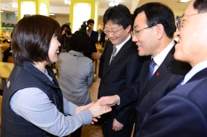 개혁보수신당, 환경미화원과 함께 떡국 신년회