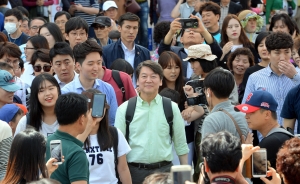 안철수 광주 수완 롯데아울렛거리 유세