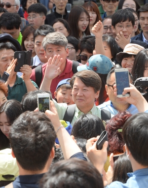 안철수 광주 수완 롯데아울렛거리 유세