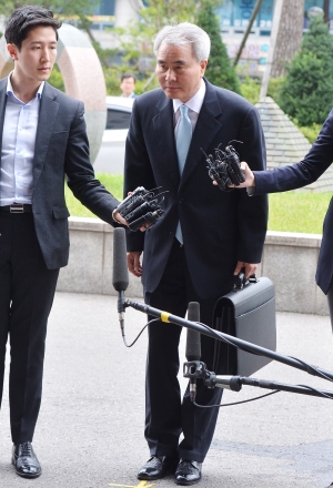 국민의당 김인원 전 부단장 남부지검 출석