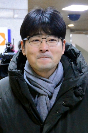 공판 마치고 법정 나서는 탁현민 청와대 행정관