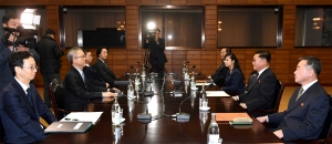 북한 예술단 파견 실무접촉