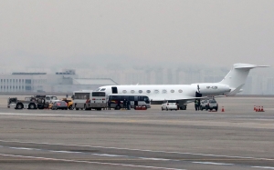 칼둔 행정청장 입국