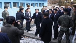 군사분계선 넘는 리선권 조평통 위원장