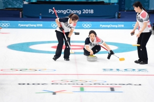 중국 상대로 대승 거둔 한국 여자 컬링 대표팀