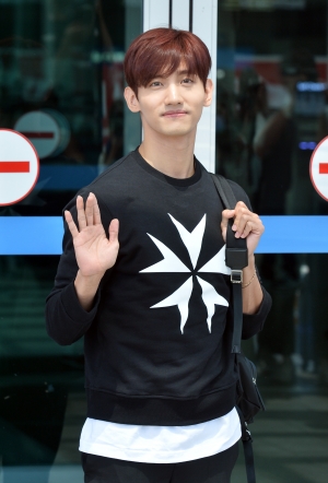 최강창민 로마 출국