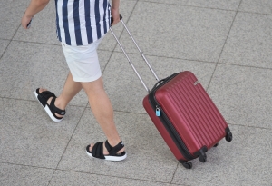 휴가철 맞아 붐비는 인천공항