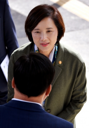 인강학교 찾은 유은혜 장관