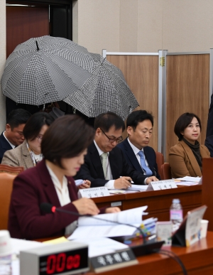 여가위 국감 참고인 출석한 '강서구 살인사건' 피해자 딸