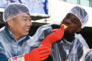 용산구, 샘 오취리도 함께한 김장나눔 행사 