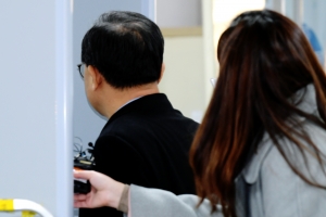'세월호 보도 개입 의혹' 이정현 의원 1심 선고공판 