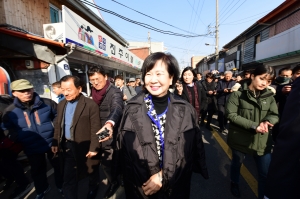 목포 방문해 기자회견 하는 손혜원 의원