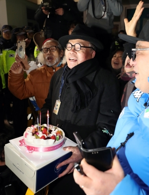 '엇갈린 운명' 양승태 '구속' 박병대 '기각'