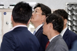 '강원랜드 채용 비리' 의혹, 공판 참석하는 권성동 자유한국당 의원