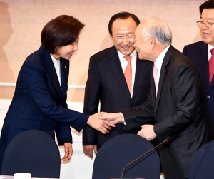 한국당, 경제단체 초청 긴급간담회