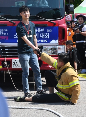 제2회 스트롱맨 소방차 끌기 대회