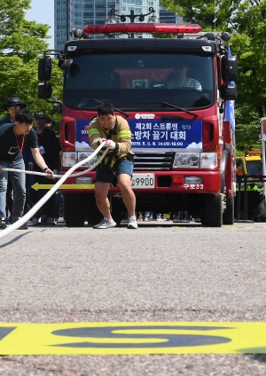 제2회 스트롱맨 소방차 끌기 대회