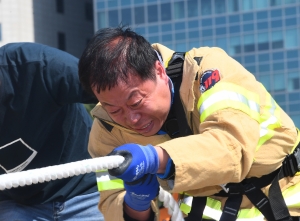 제2회 스트롱맨 소방차 끌기 대회