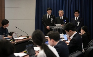 기자회견 갖는 김성재 장례위원회 집행위원장