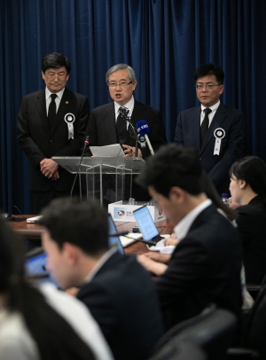 기자회견 갖는 김성재 장례위원회 집행위원장