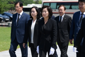 6·25전쟁 69주년, 나경원 자유한국당 원내대표 현충원 참배