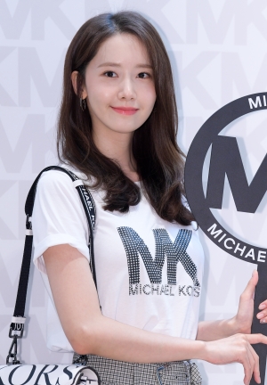 윤아, 마이클 코어스 포토행사