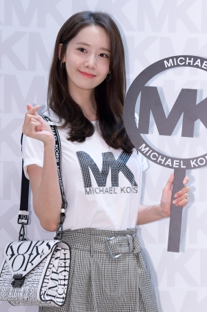 윤아, 마이클 코어스 포토행사
