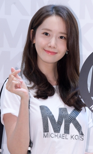 윤아, 마이클 코어스 포토행사