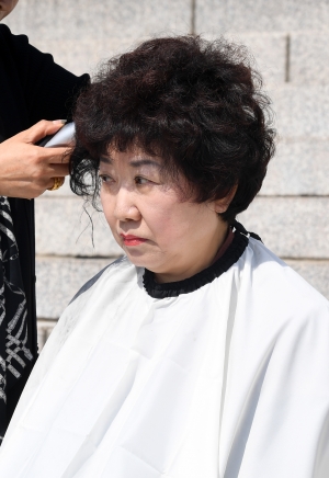 박인숙 자유한국당 의원 삭발