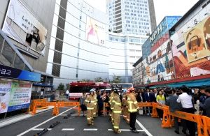 제일평화시장 화재현장 찾은 나경원 