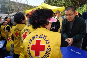 산사태 피해 현장 방문한 황교안