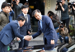 검찰개혁-장관사퇴., 다 마치고 집으로 향한 조국