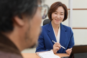 이은영 한국여론연구소 소장 인터뷰