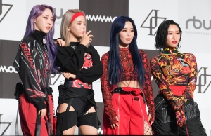 마마무 두 번째 정규앨범 'reality in BLACK' 쇼케이스