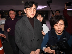 '미투 의혹' 원종건 기자회견