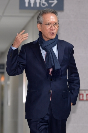 미래통합당 총선 공천 신청자 면접 심사에 참석하는 김형오