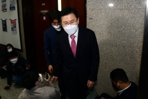 '공천 취소' 입장 밝히는 황교안