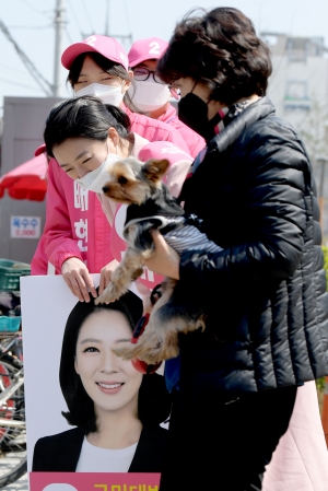 배현진 헬리오시티 인근 선거유세