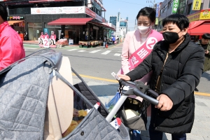 배현진 헬리오시티 인근 선거유세